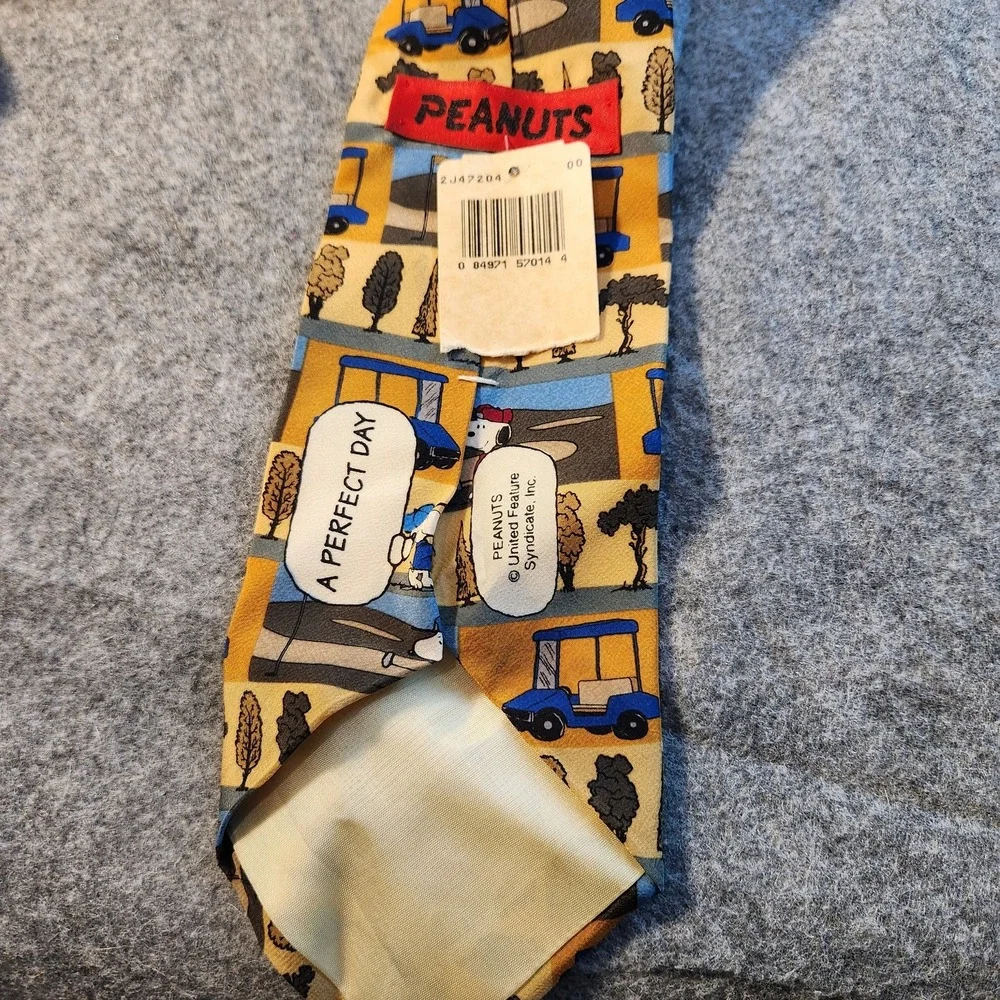 Vintage Peanuts Snoopy Tie Mens‎ Golf Silk Cartoon Novelty Necktie Made USA